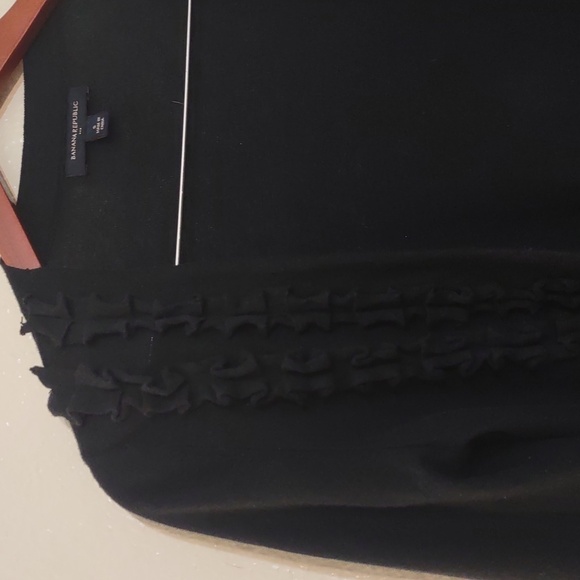 PRE OWNED BANANA REPUBLIC 3/4 SLEEVE CARDIGAN SIZE S COLOR BLACK HAS RUFFLE - Picture 3 of 10